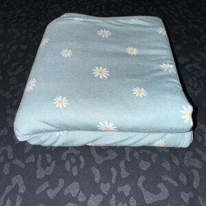 Floral Print Blanket in Blue and White